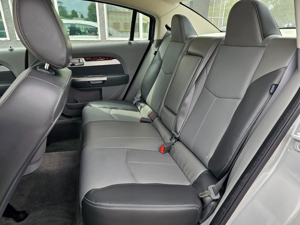 Chrysler Sebring Vehicle Full-screen Gallery Image 24