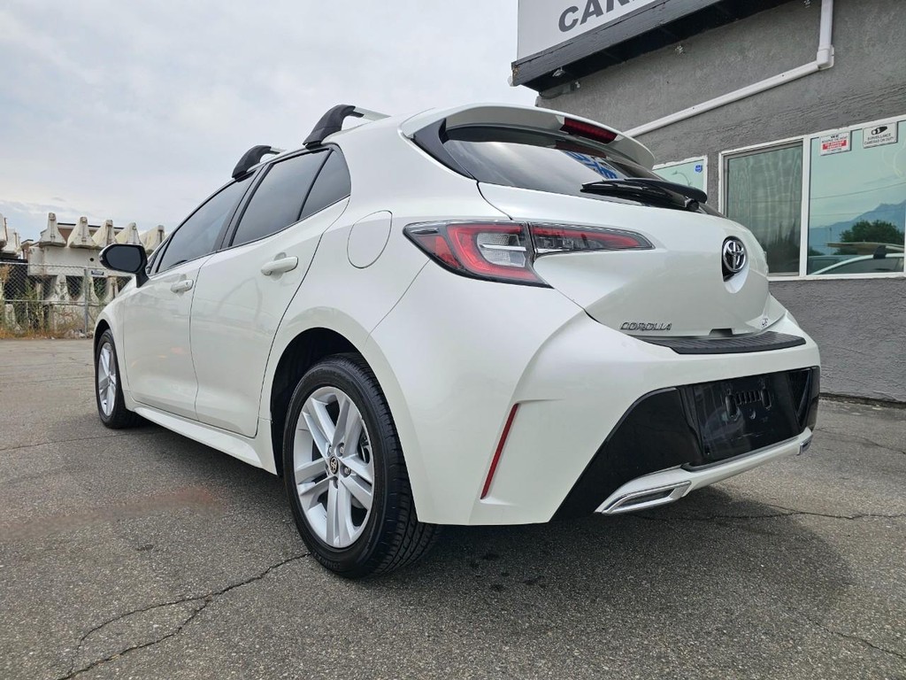 Toyota Corolla Hatchback Vehicle Full-screen Gallery Image 04