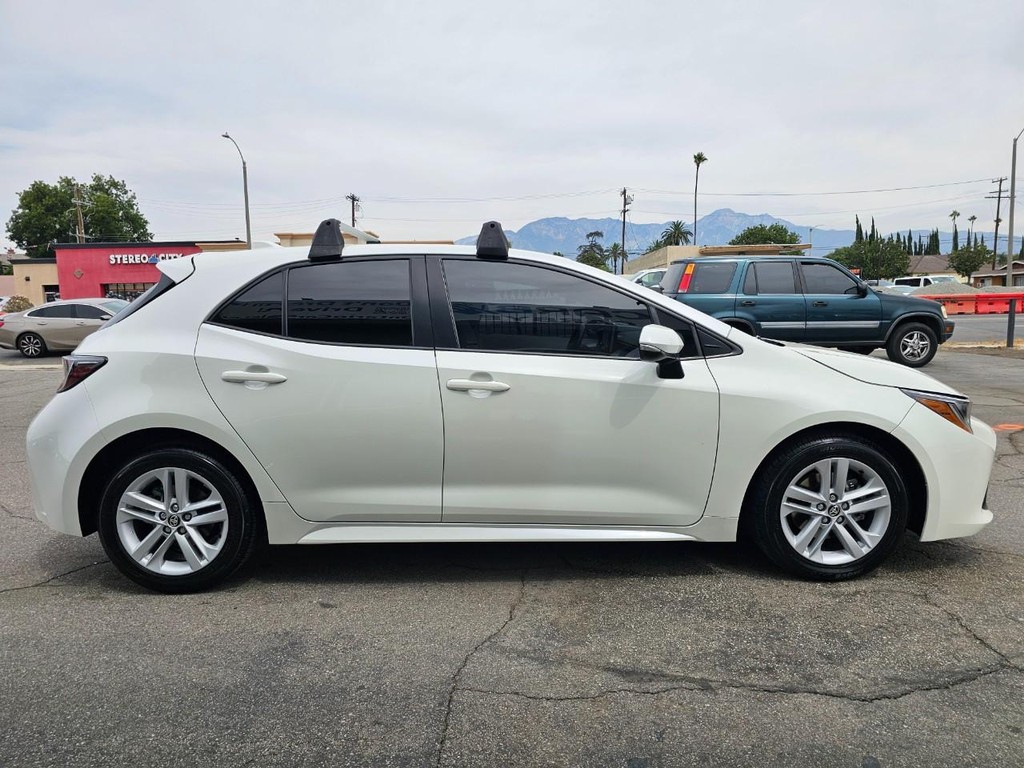 Toyota Corolla Hatchback Vehicle Full-screen Gallery Image 07
