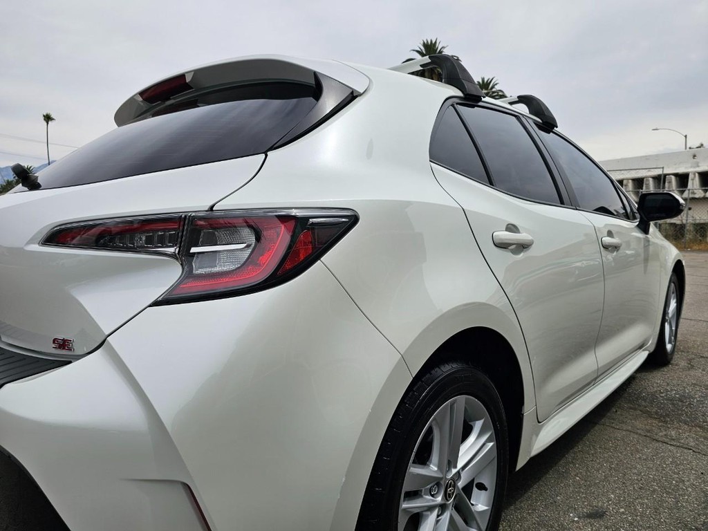 Toyota Corolla Hatchback Vehicle Full-screen Gallery Image 13