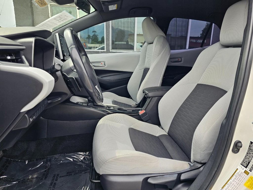 Toyota Corolla Hatchback Vehicle Full-screen Gallery Image 19