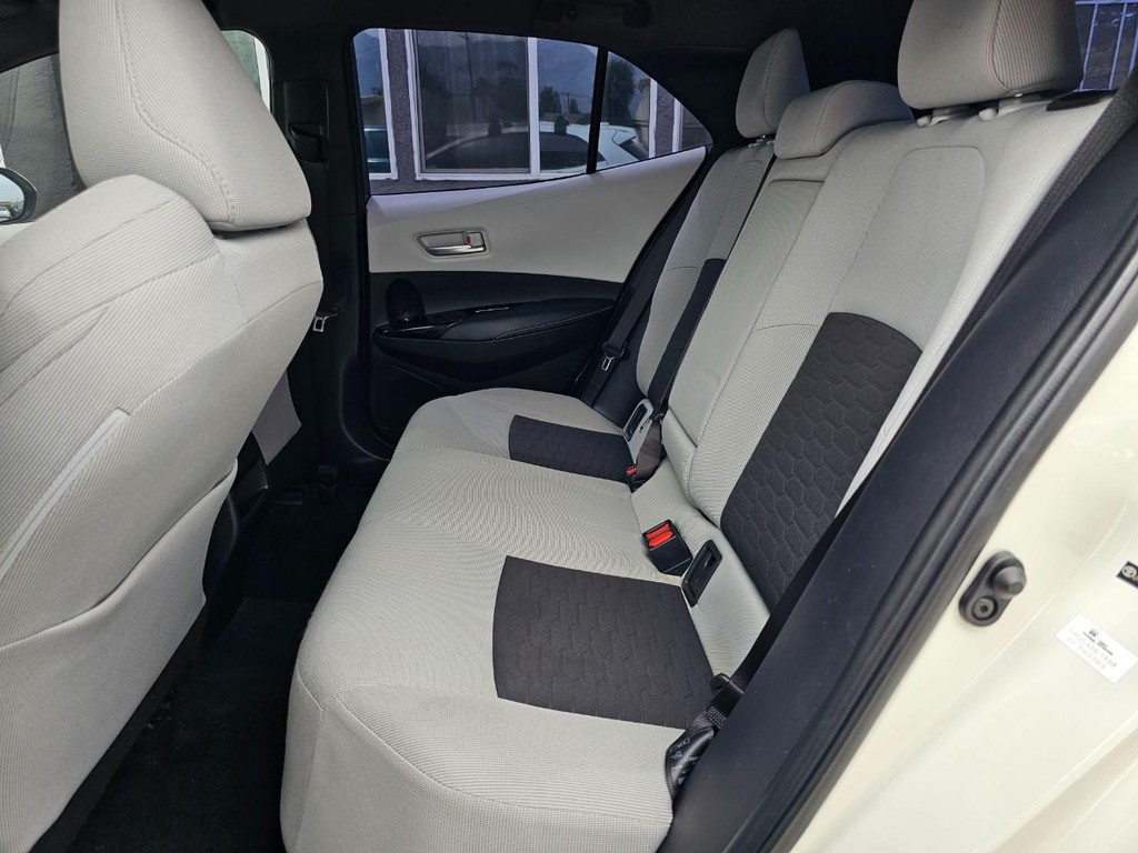 Toyota Corolla Hatchback Vehicle Full-screen Gallery Image 26