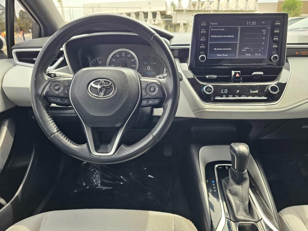 Toyota Corolla Hatchback Vehicle Full-screen Gallery Image 28