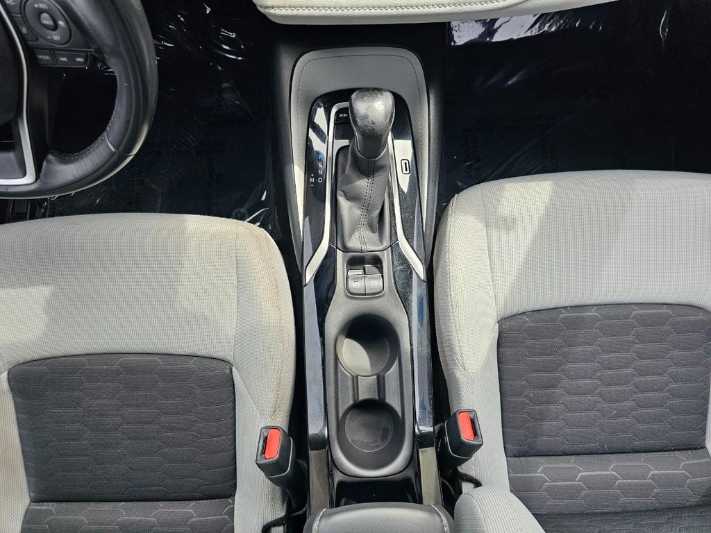 Toyota Corolla Hatchback Vehicle Full-screen Gallery Image 33