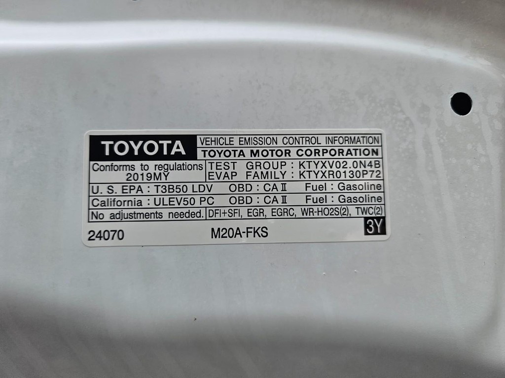 Toyota Corolla Hatchback Vehicle Full-screen Gallery Image 38