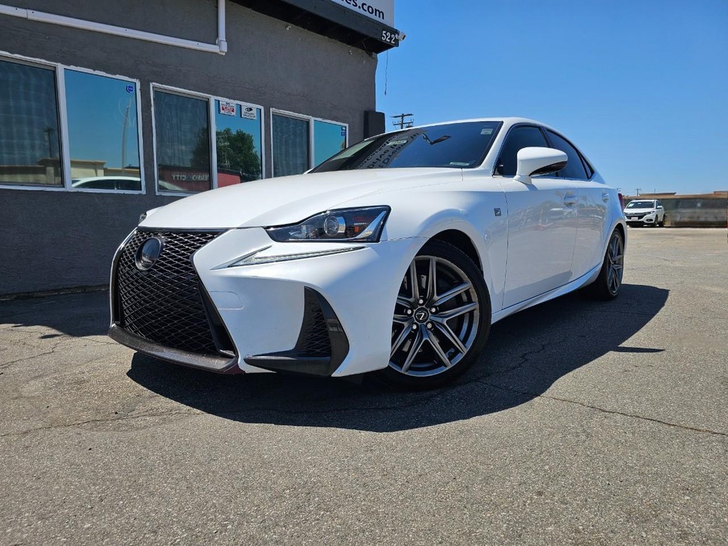 Lexus IS Vehicle Full-screen Gallery Image 02