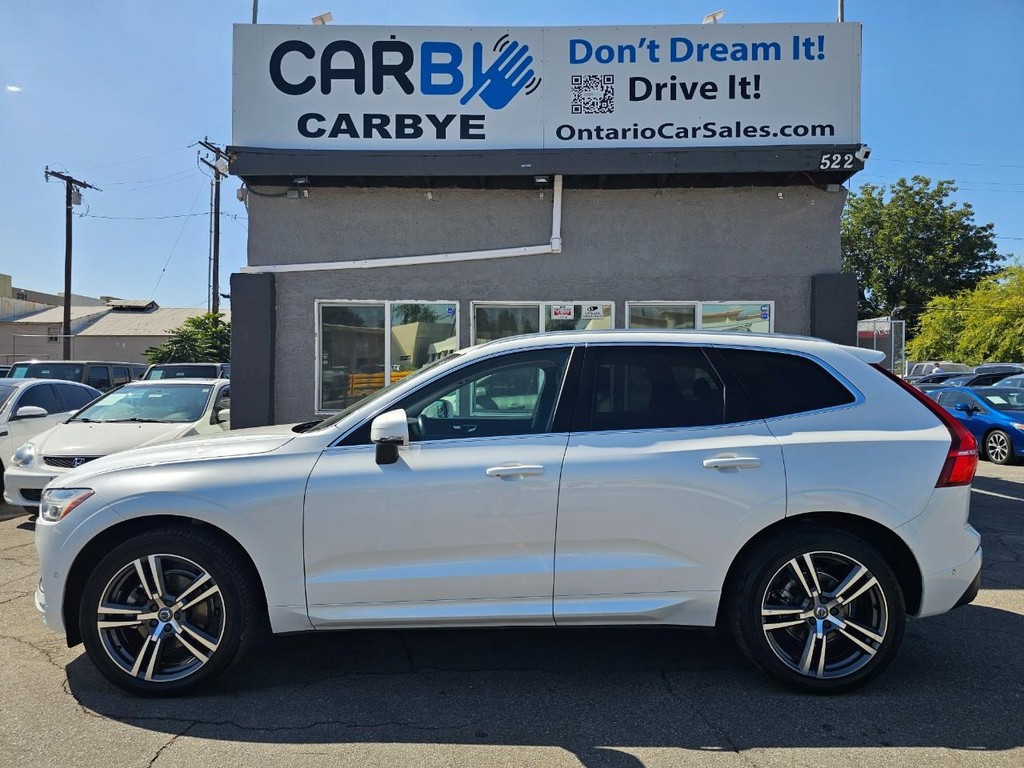 Volvo XC60 Vehicle Full-screen Gallery Image 03