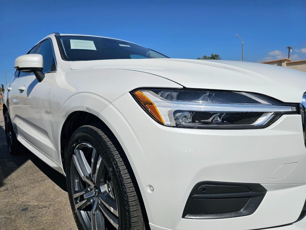 Volvo XC60 Vehicle Full-screen Gallery Image 10