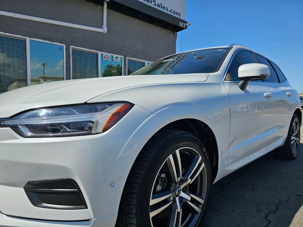 Volvo XC60 Vehicle Full-screen Gallery Image 11