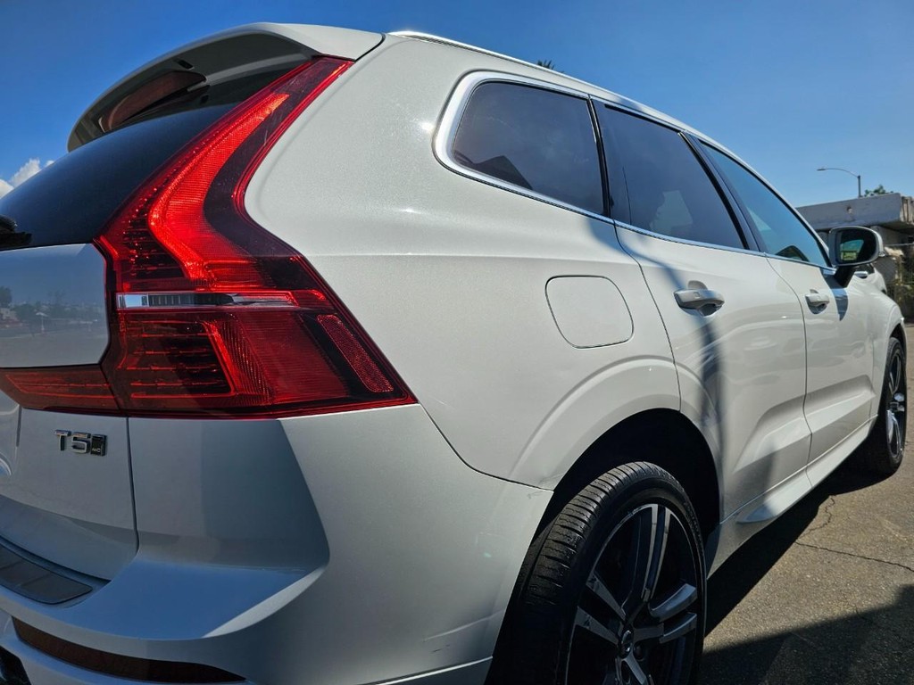Volvo XC60 Vehicle Full-screen Gallery Image 13