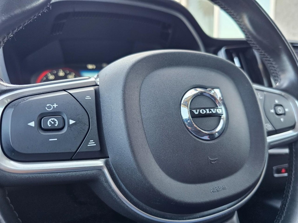 Volvo XC60 Vehicle Full-screen Gallery Image 22