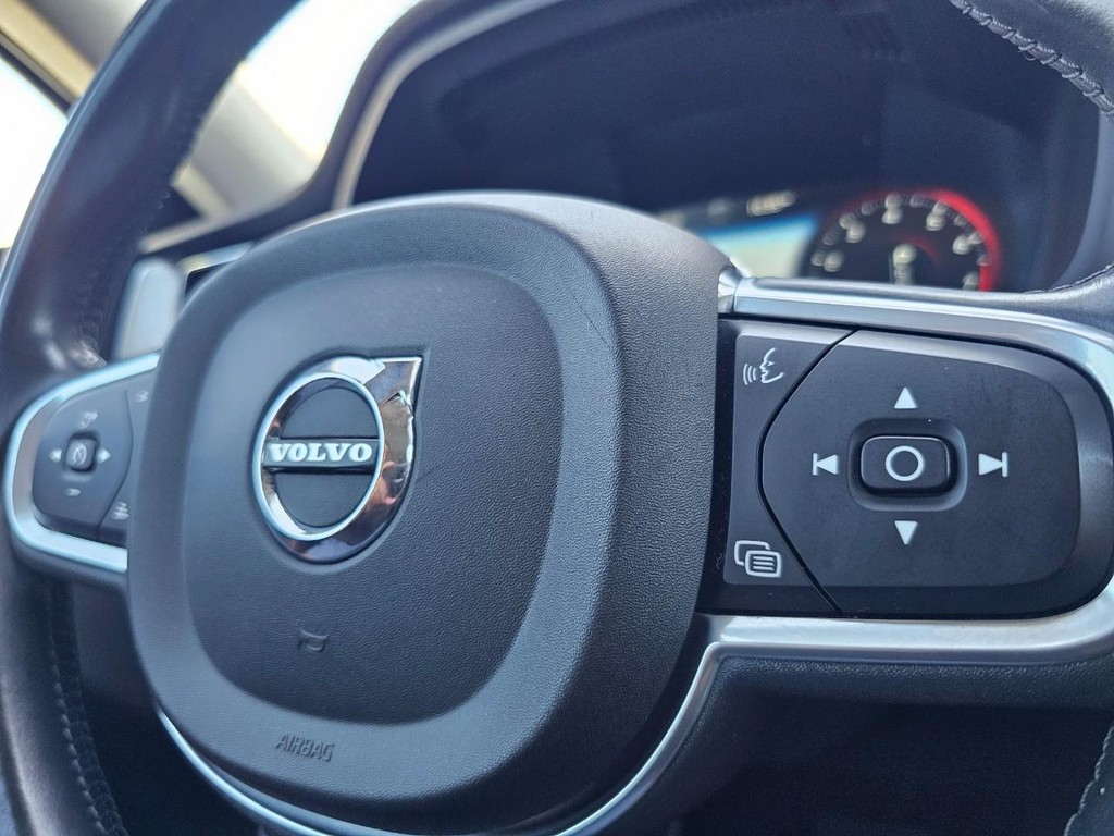 Volvo XC60 Vehicle Full-screen Gallery Image 23