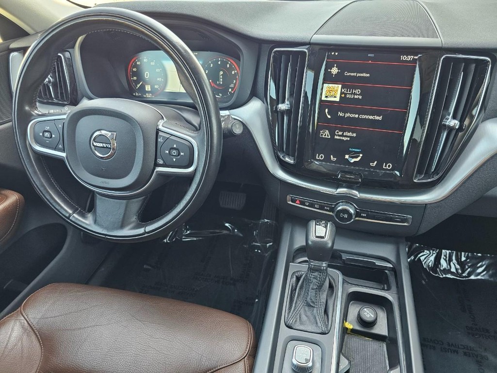 Volvo XC60 Vehicle Full-screen Gallery Image 32