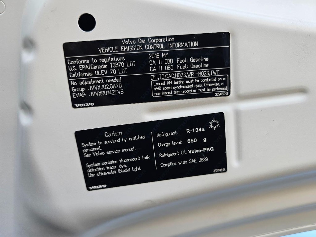 Volvo XC60 Vehicle Full-screen Gallery Image 41