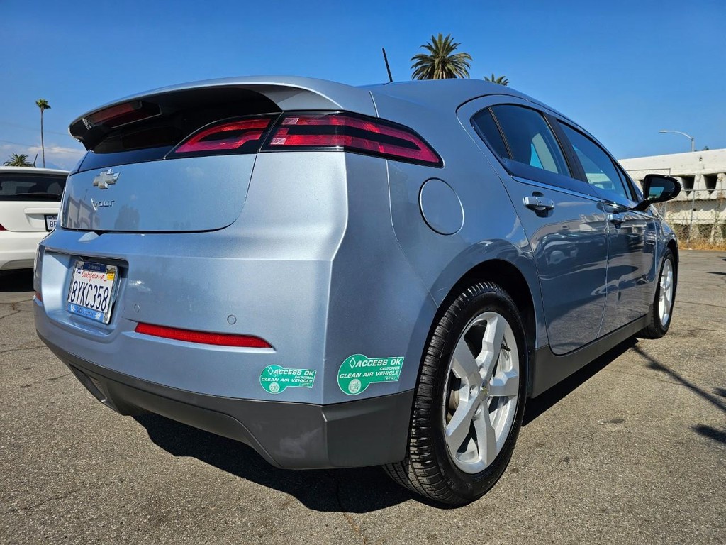 Chevrolet Volt Vehicle Full-screen Gallery Image 6