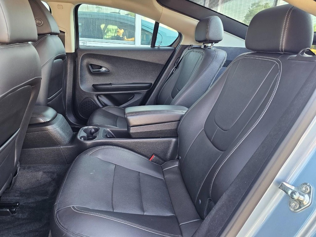 Chevrolet Volt Vehicle Full-screen Gallery Image 23