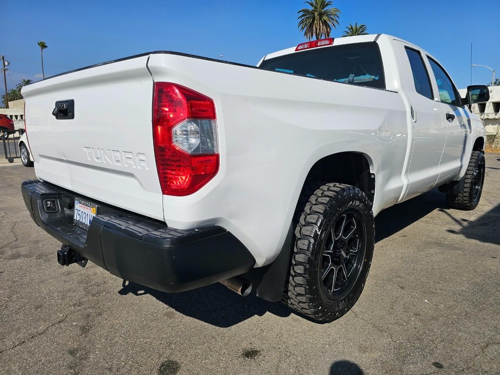 Toyota Tundra 2WD Truck Vehicle Full-screen Gallery Image 6