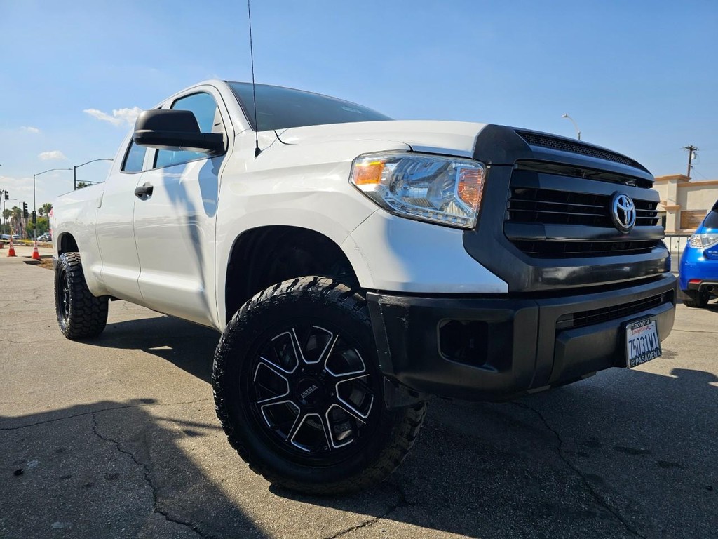 Toyota Tundra 2WD Truck Vehicle Full-screen Gallery Image 8