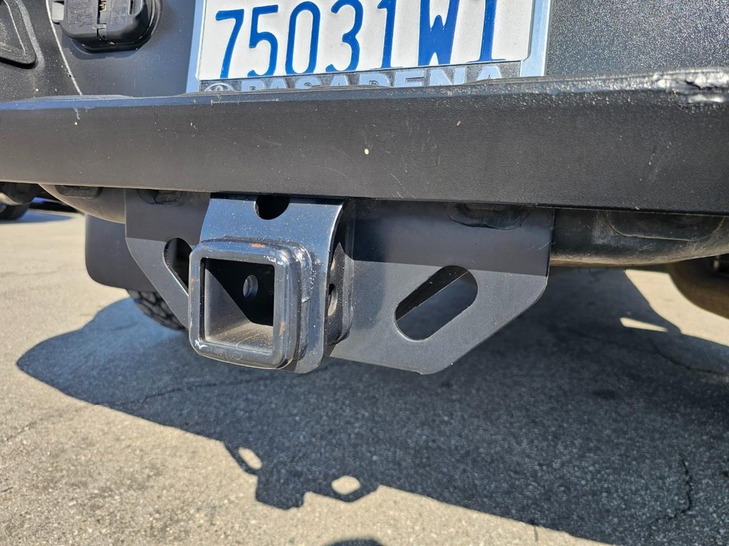 Toyota Tundra 2WD Truck Vehicle Full-screen Gallery Image 15