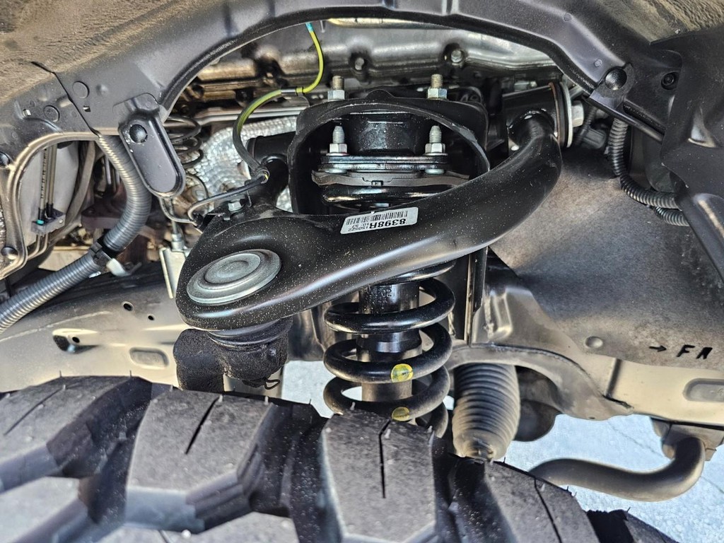 Toyota Tundra 2WD Truck Vehicle Full-screen Gallery Image 16