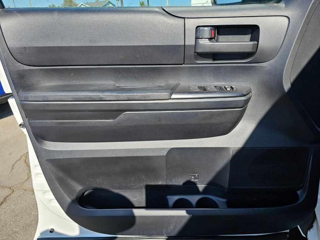 Toyota Tundra 2WD Truck Vehicle Full-screen Gallery Image 18