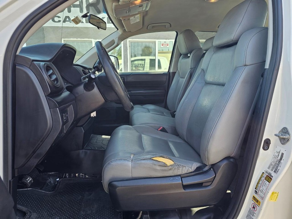 Toyota Tundra 2WD Truck Vehicle Full-screen Gallery Image 19