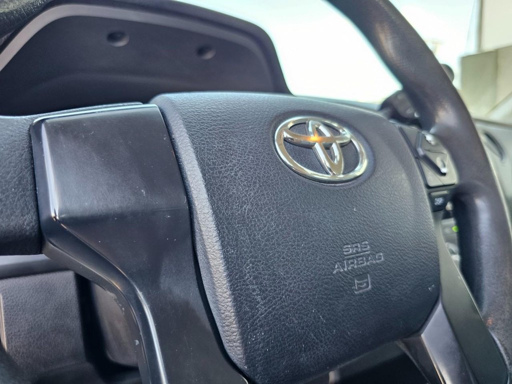 Toyota Tundra 2WD Truck Vehicle Full-screen Gallery Image 21