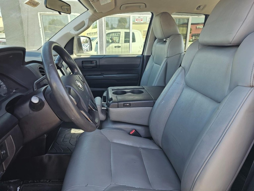 Toyota Tundra 2WD Truck Vehicle Full-screen Gallery Image 25