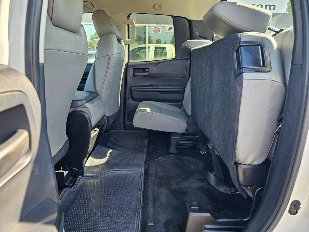 Toyota Tundra 2WD Truck Vehicle Full-screen Gallery Image 27