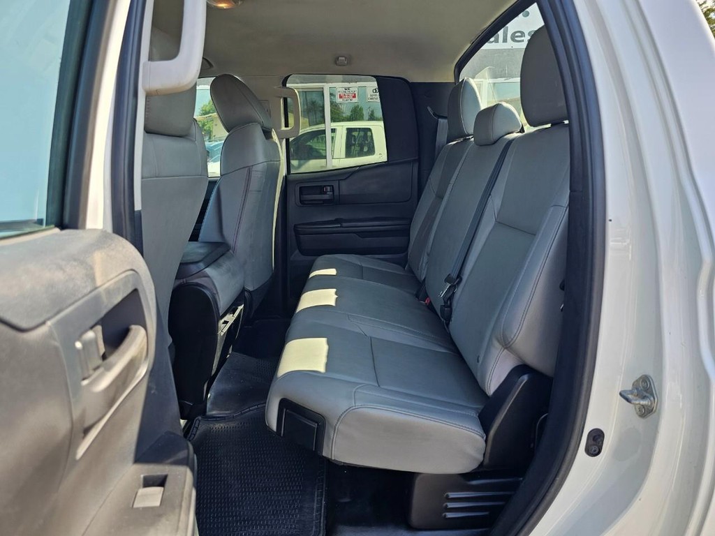 Toyota Tundra 2WD Truck Vehicle Full-screen Gallery Image 28