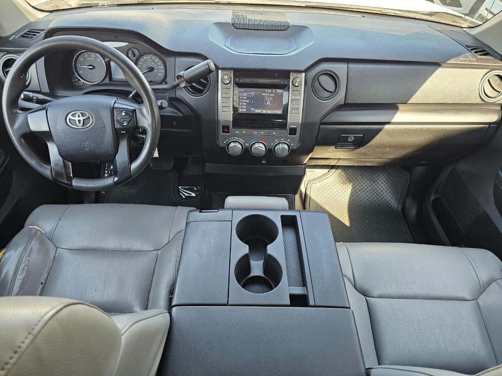 Toyota Tundra 2WD Truck Vehicle Full-screen Gallery Image 29