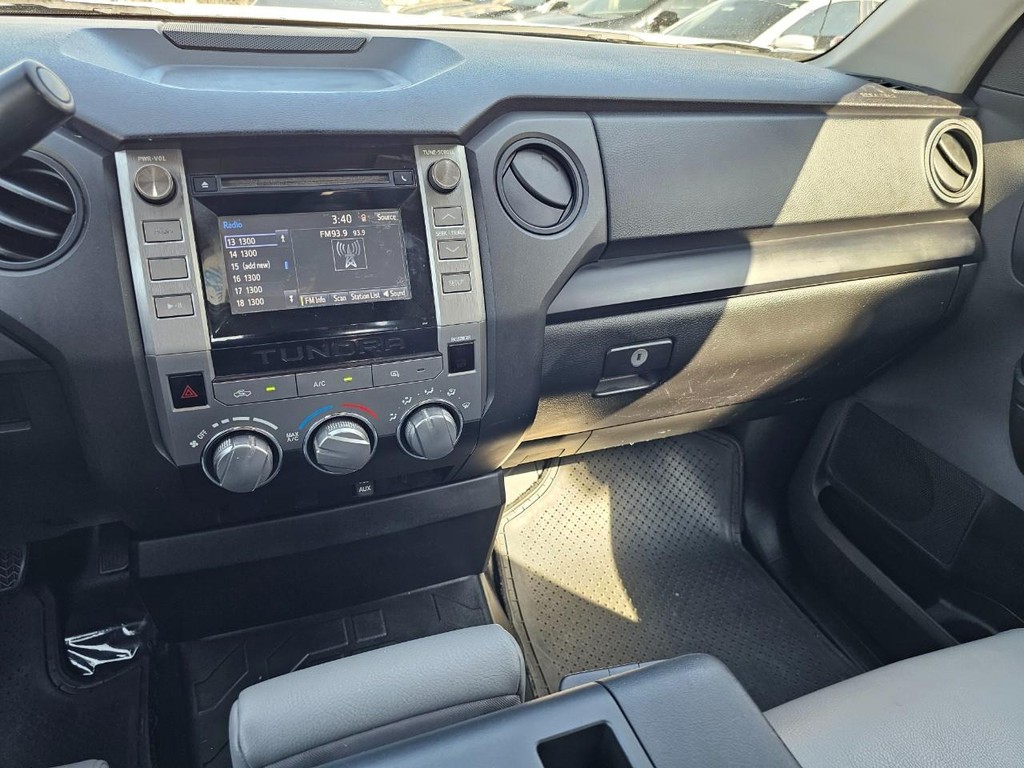 Toyota Tundra 2WD Truck Vehicle Full-screen Gallery Image 33