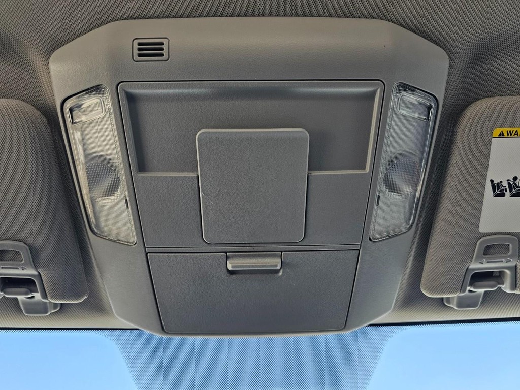 Toyota Tundra 2WD Truck Vehicle Full-screen Gallery Image 36