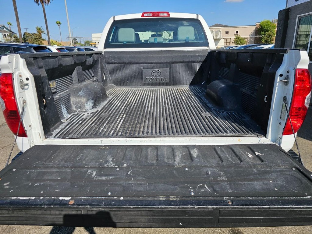 Toyota Tundra 2WD Truck Vehicle Full-screen Gallery Image 37