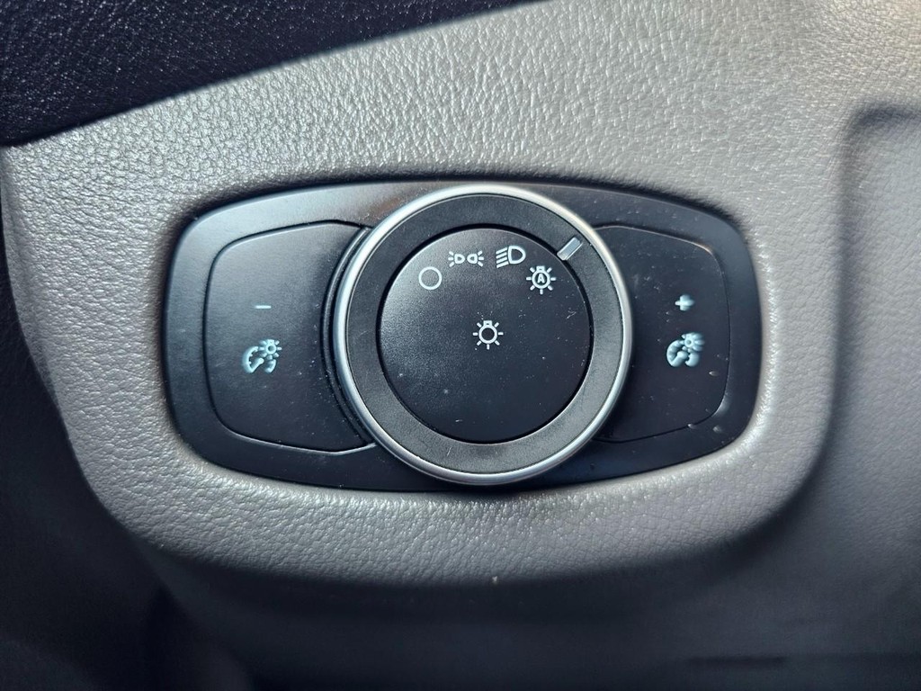 Ford Transit Connect Van Vehicle Full-screen Gallery Image 18