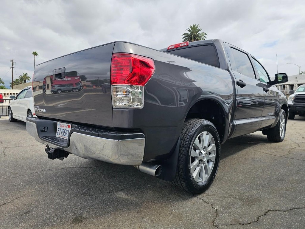 Toyota Tundra 2WD Truck Vehicle Full-screen Gallery Image 6