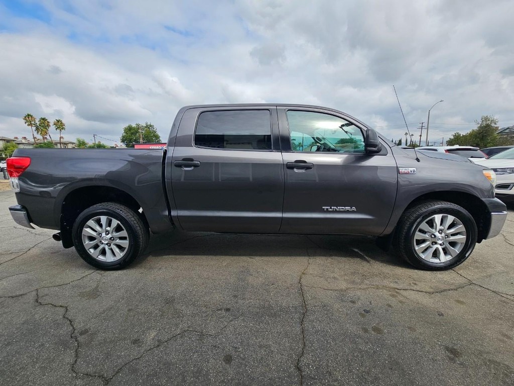 Toyota Tundra 2WD Truck Vehicle Full-screen Gallery Image 7