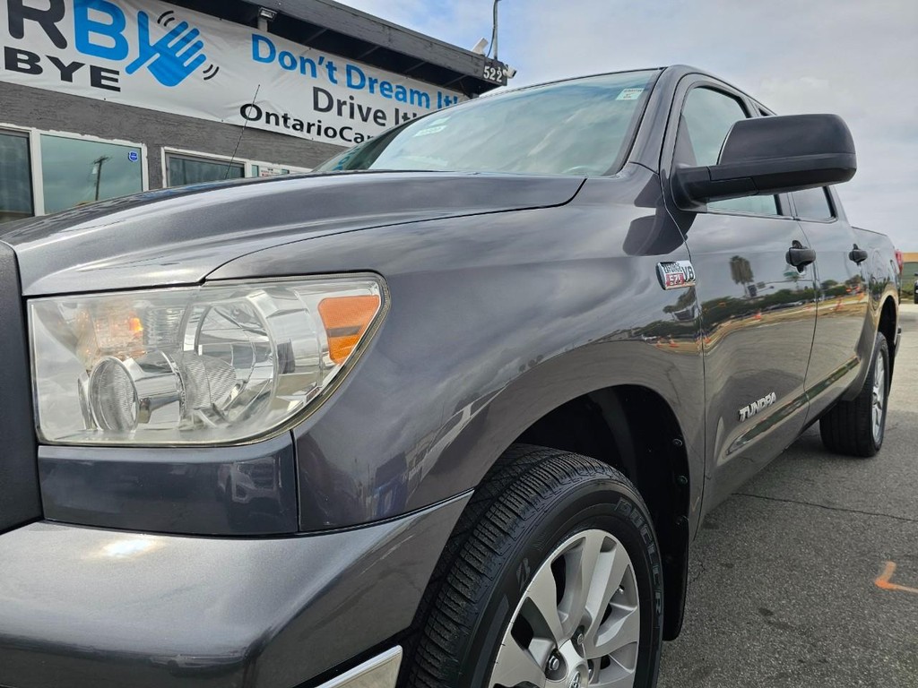 Toyota Tundra 2WD Truck Vehicle Full-screen Gallery Image 11