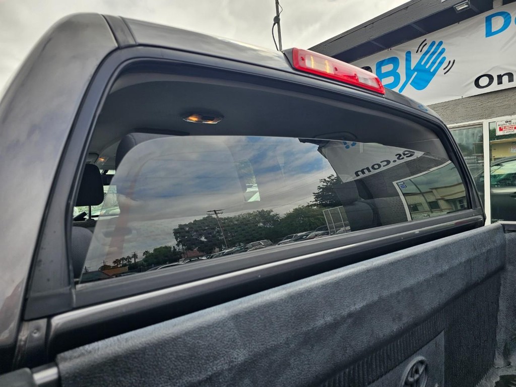 Toyota Tundra 2WD Truck Vehicle Full-screen Gallery Image 37