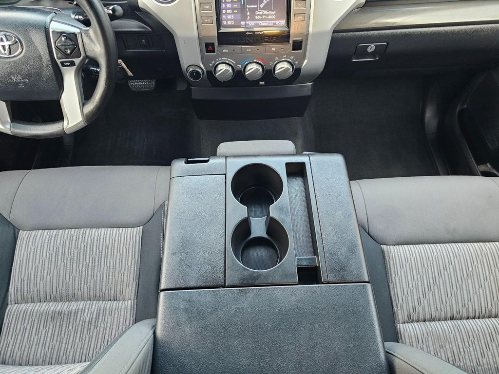 Toyota Tundra 4WD Truck Vehicle Full-screen Gallery Image 30