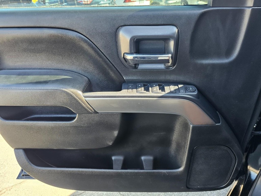 Chevrolet Silverado 1500 Vehicle Full-screen Gallery Image 11