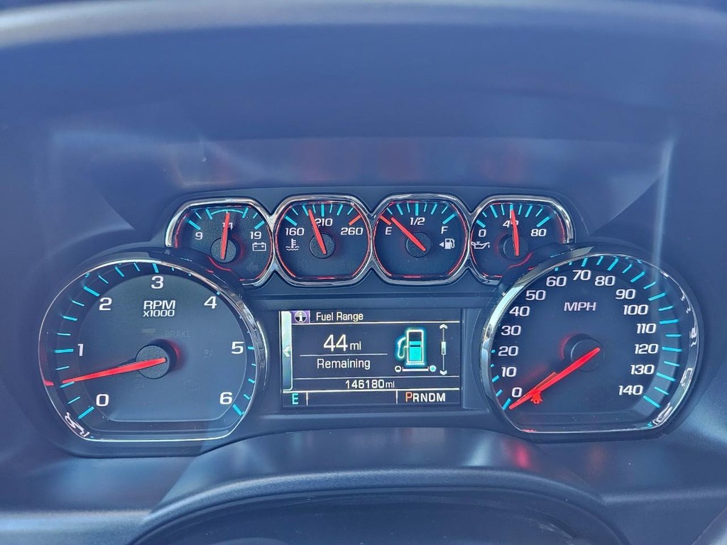 Chevrolet Silverado 1500 Vehicle Full-screen Gallery Image 17