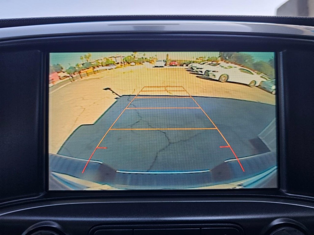 Chevrolet Silverado 1500 Vehicle Full-screen Gallery Image 19