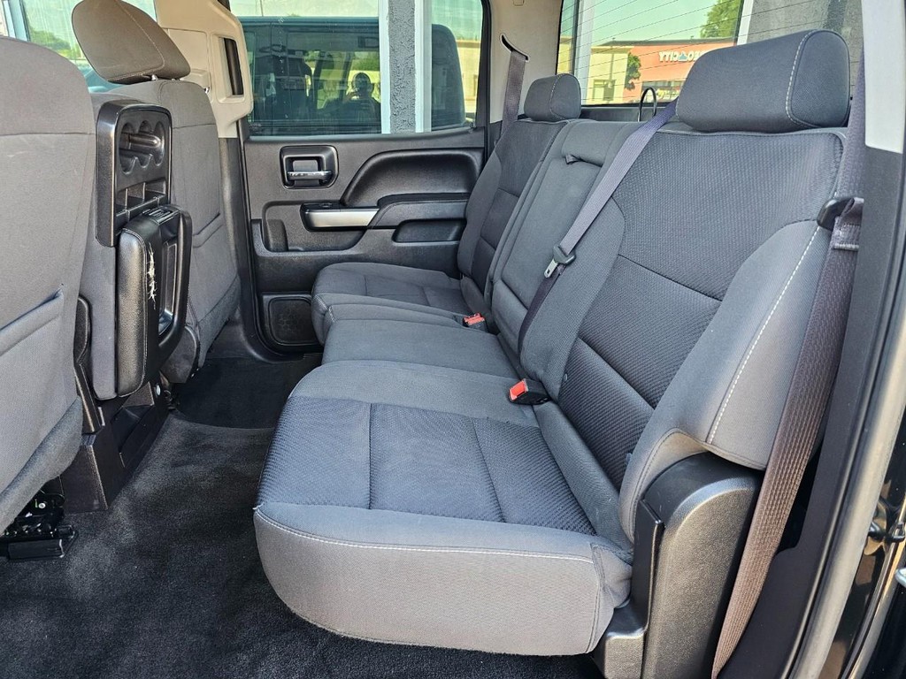 Chevrolet Silverado 1500 Vehicle Full-screen Gallery Image 22