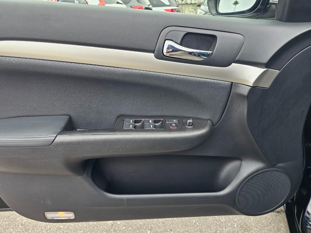 Acura TSX Vehicle Full-screen Gallery Image 17