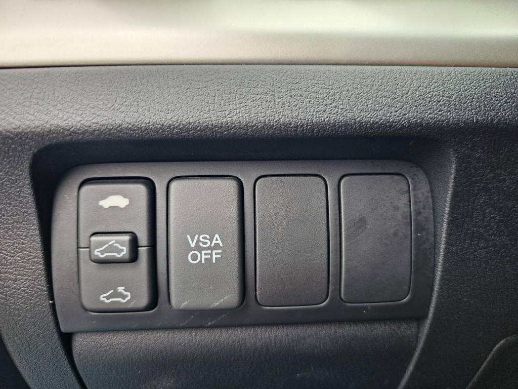 Acura TSX Vehicle Full-screen Gallery Image 19