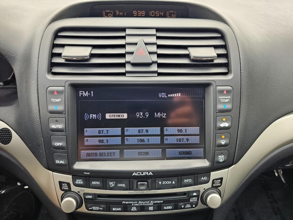 Acura TSX Vehicle Full-screen Gallery Image 23