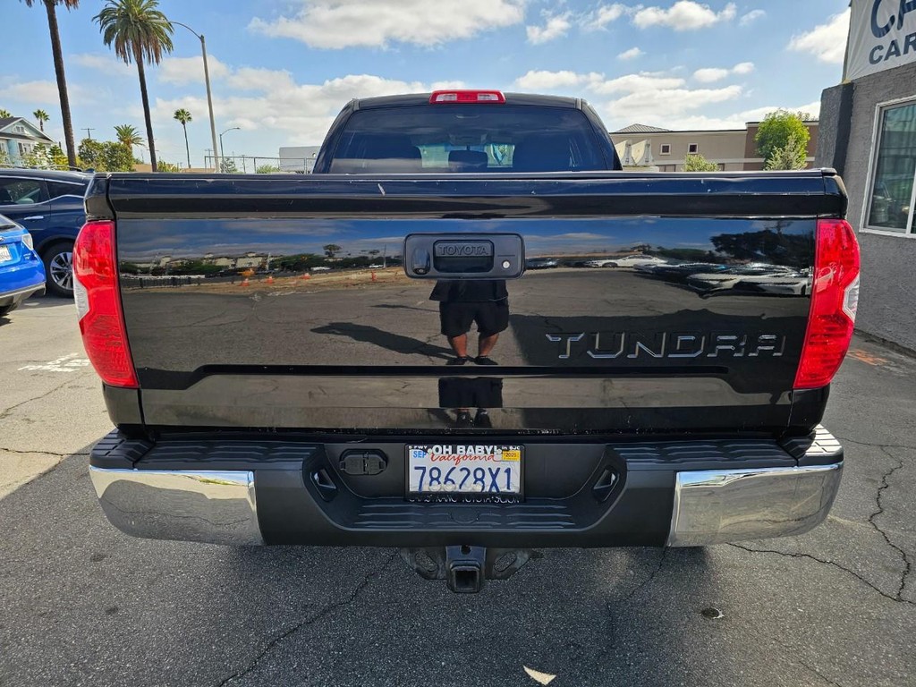 Toyota Tundra 2WD Truck Vehicle Full-screen Gallery Image 5