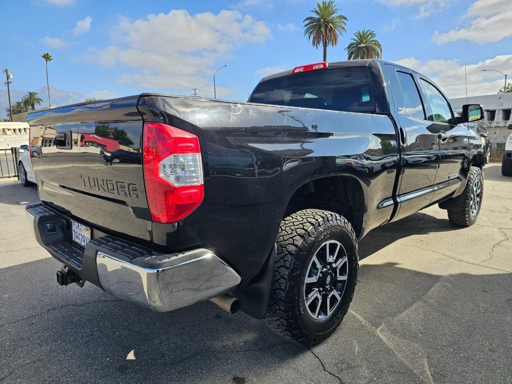 Toyota Tundra 2WD Truck Vehicle Full-screen Gallery Image 6