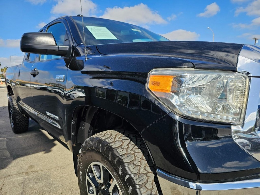 Toyota Tundra 2WD Truck Vehicle Full-screen Gallery Image 10